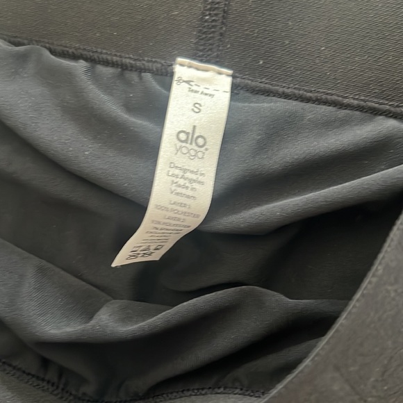 ALO Yoga Black Mini Skirt - Picture 2 of 3